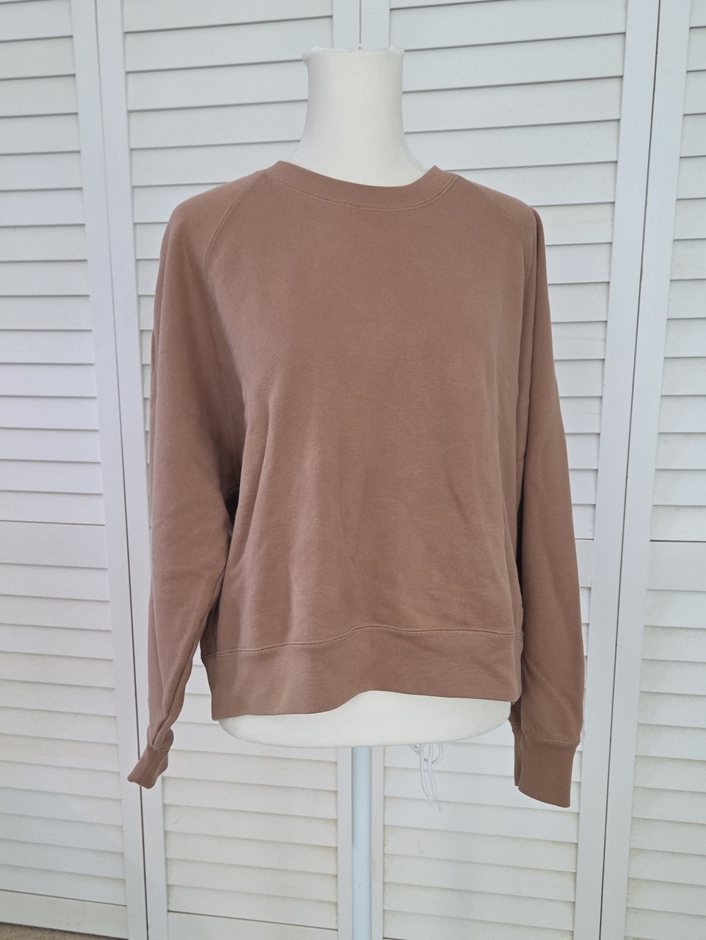 UNIQLO Cropped Sweatshirt